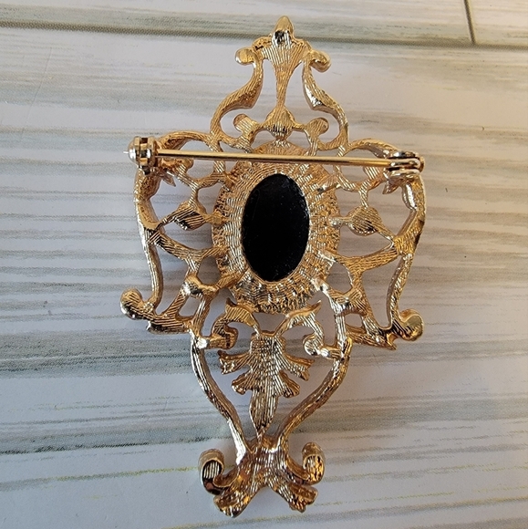 K2 Vintage Gold-tone & Black Stone Brooch - Picture 2 of 2